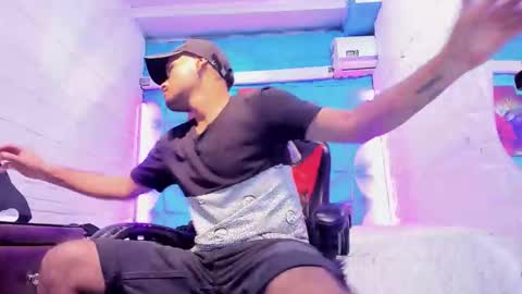 Snapshot of axell_cross2 chatting on February 8, 2026, 1:31 am Axell Cross2 online show from February 8, 2026, 1:31 am