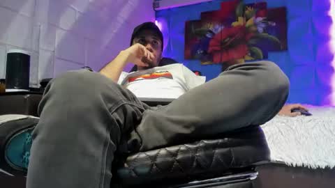 Snapshot of axell_cross2 chatting on February 12, 2026, 2:17 am Axell Cross2 online show from February 12, 2026, 2:17 am