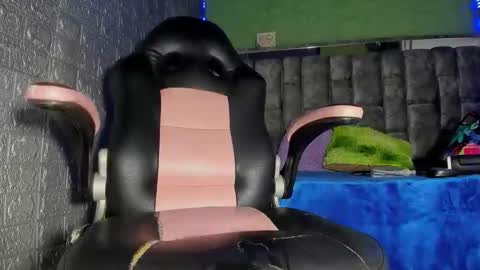 Snapshot of axell_cross2 chatting on February 13, 2026, 2:40 am Axell Cross2 online show from February 13, 2026, 2:40 am