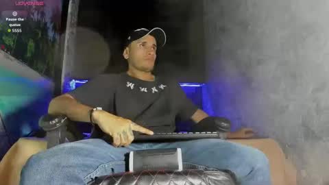 Snapshot of axell_cross2 chatting on February 18, 2026, 1:45 am Axell Cross2 online show from February 18, 2026, 1:45 am