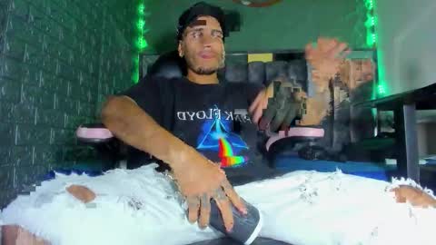 Snapshot of axell_cross2 chatting on February 26, 2026, 2:38 pm Axell Cross2 online show from February 26, 2026, 2:38 pm