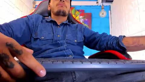 Snapshot of axell_cross2 chatting on February 27, 2026, 2:44 am Axell Cross2 online show from February 27, 2026, 2:44 am