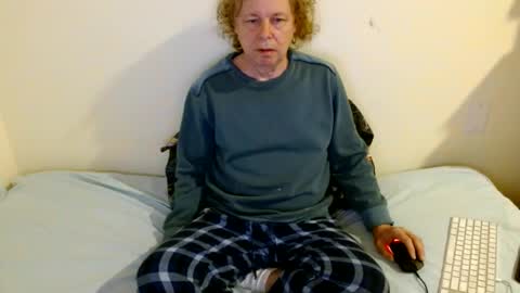 Snapshot of axleroze chatting on January 3, 2025, 8:10 am axleroze online show from January 3, 2025, 8:10 am