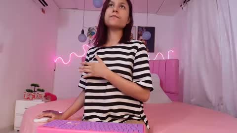 Snapshot of azul_horny chatting on September 13, 2025, 11:04 pm PRINCESS AZUL. online show from September 13, 2025, 11:04 pm