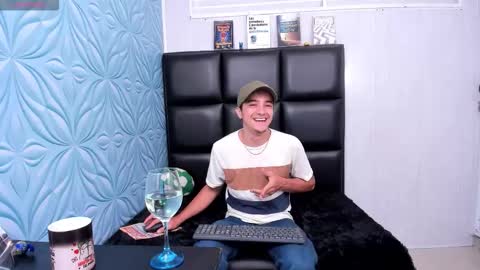 Snapshot of bad_boy_21_ chatting on February 15, 2026, 5:15 am bad_boy_21_ online show from February 15, 2026, 5:15 am