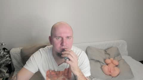 Snapshot of bad_hot_boy__209123 chatting on January 4, 2025, 11:43 am Mike online show from January 4, 2025, 11:43 am