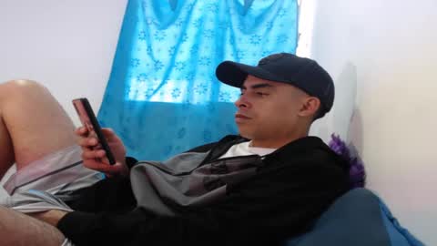 Snapshot of badjuanhot chatting on December 4, 2024, 1:09 pm Juan Help us reach 100 likes online show from December 4, 2024, 1:09 pm