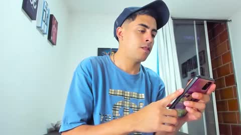 Snapshot of badjuanhot chatting on December 14, 2024, 12:33 am Juan Help us reach 100 likes online show from December 14, 2024, 12:33 am