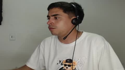 Snapshot of badjuanhot chatting on December 23, 2024, 2:13 am Juan Help us reach 100 likes online show from December 23, 2024, 2:13 am