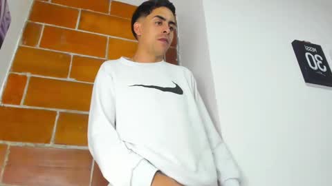 Snapshot of badjuanhot chatting on December 25, 2024, 8:07 am Juan Help us reach 100 likes online show from December 25, 2024, 8:07 am