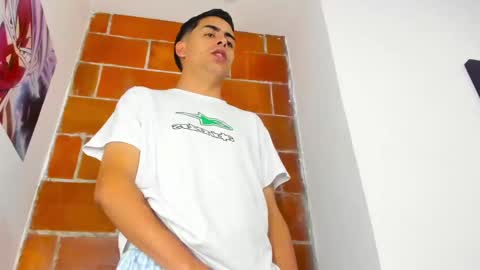 Snapshot of badjuanhot chatting on December 26, 2024, 4:25 pm Juan Help us reach 100 likes online show from December 26, 2024, 4:25 pm