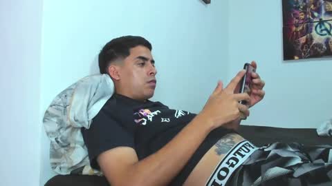 Snapshot of badjuanhot chatting on December 30, 2024, 7:37 am Juan Help us reach 100 likes online show from December 30, 2024, 7:37 am