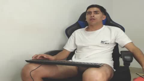 Snapshot of badjuanhot chatting on January 7, 2025, 11:48 am Juan Help us reach 100 likes online show from January 7, 2025, 11:48 am