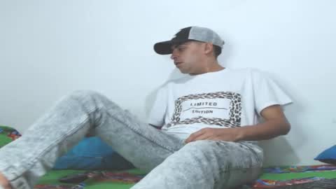 Snapshot of badjuanhot chatting on January 9, 2025, 12:25 am Juan Help us reach 100 likes online show from January 9, 2025, 12:25 am