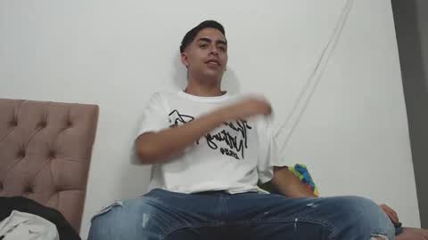 Snapshot of badjuanhot chatting on January 15, 2025, 5:19 am Juan Help us reach 100 likes online show from January 15, 2025, 5:19 am