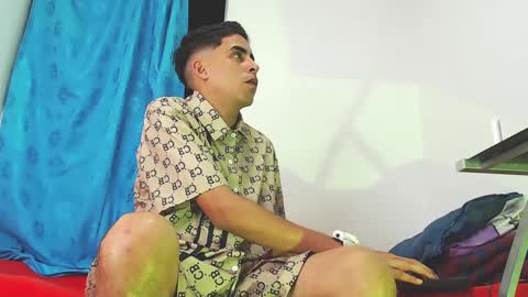 Snapshot of badjuanhot chatting on January 27, 2025, 2:20 am Juan Help us reach 100 likes online show from January 27, 2025, 2:20 am