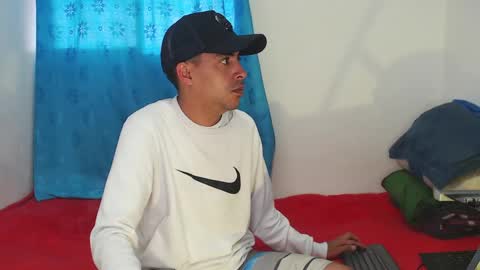 Snapshot of badjuanhot chatting on February 7, 2025, 1:01 pm Juan Help us reach 100 likes online show from February 7, 2025, 1:01 pm