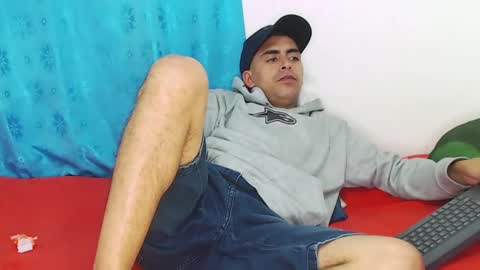 Snapshot of badjuanhot chatting on February 9, 2025, 1:00 am Juan Help us reach 100 likes online show from February 9, 2025, 1:00 am