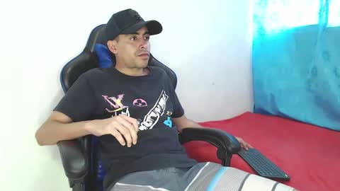 Snapshot of badjuanhot chatting on March 9, 2025, 7:26 pm Juan Help us reach 100 likes online show from March 9, 2025, 7:26 pm