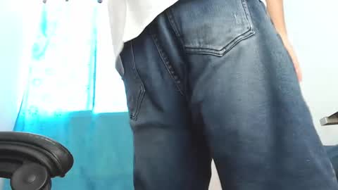 Snapshot of badjuanhot chatting on March 11, 2025, 6:19 pm Juan Help us reach 100 likes online show from March 11, 2025, 6:19 pm