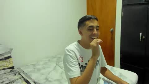 Snapshot of badjuanhot chatting on September 10, 2025, 1:49 am Juan Help us reach 100 likes online show from September 10, 2025, 1:49 am