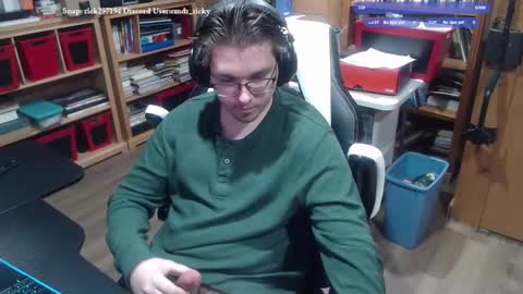 Snapshot of baterricky chatting on November 30, 2025, 4:11 pm Ricky online show from November 30, 2025, 4:11 pm