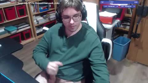 Snapshot of baterricky chatting on December 4, 2025, 11:13 pm Ricky online show from December 4, 2025, 11:13 pm