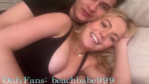 Snapshot of beachbabes999 chatting on February 24, 2026, 2:09 am beachbabes999 online show from February 24, 2026, 2:09 am