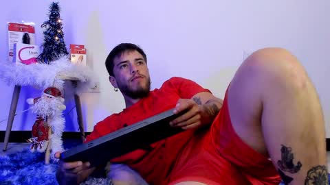 beard_xox online show from December 14, 2024, 9:24 pm