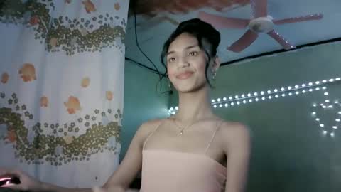 Snapshot of beautyhotasia123 chatting on December 14, 2024, 6:24 am beautyhotasia123 online show from December 14, 2024, 6:24 am