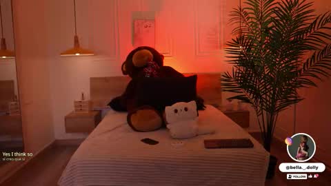 Snapshot of bella__donne chatting on September 18, 2025, 11:34 am online show from September 18, 2025, 11:34 am