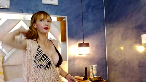 Snapshot of bella_volup chatting on January 18, 2026, 7:28 pm bella_volup online show from January 18, 2026, 7:28 pm