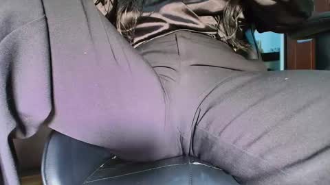 Snapshot of bellangel_ chatting on February 20, 2026, 12:40 am Camille online show from February 20, 2026, 12:40 am