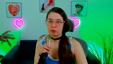 Snapshot of bellatrixllestrange chatting on January 17, 2025, 11:29 pm Bella. Ntmu online show from January 17, 2025, 11:29 pm