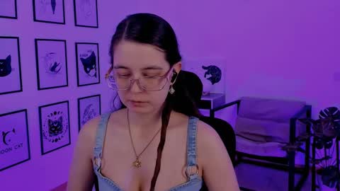 Snapshot of bellatrixllestrange chatting on February 10, 2025, 7:49 pm Bella. Ntmu online show from February 10, 2025, 7:49 pm
