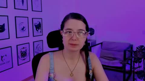 Snapshot of bellatrixllestrange chatting on February 10, 2025, 11:02 pm Bella. Ntmu online show from February 10, 2025, 11:02 pm