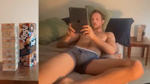 Snapshot of bendoverxo chatting on November 12, 2025, 12:22 am bendoverxo online show from November 12, 2025, 12:22 am