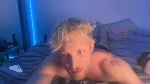 Snapshot of bendoverxo chatting on February 16, 2026, 7:59 am bendoverxo online show from February 16, 2026, 7:59 am