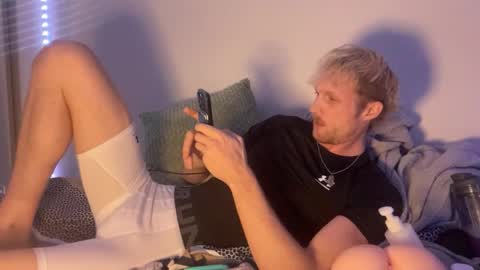 Snapshot of bendoverxo chatting on February 24, 2026, 2:42 am bendoverxo online show from February 24, 2026, 2:42 am