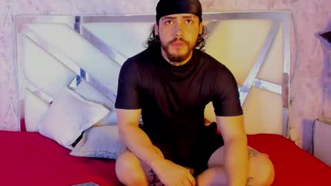 Snapshot of benny_and_mark chatting on February 8, 2026, 4:05 am Benny and Mark online show from February 8, 2026, 4:05 am