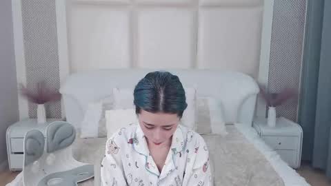 berniceafra online show from September 12, 2025, 2:22 am