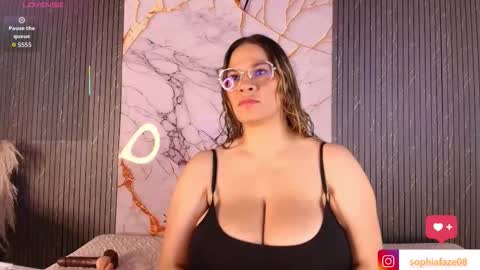 Snapshot of big_tits_in_your_face chatting on February 4, 2026, 8:25 pm Tell me Sophia online show from February 4, 2026, 8:25 pm