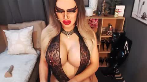 Loraine Cruz online show from February 26, 2025, 6:04 am