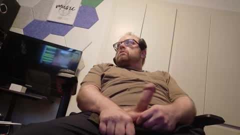 Snapshot of biggydee8989 chatting on February 14, 2026, 10:56 am biggydee8989 online show from February 14, 2026, 10:56 am