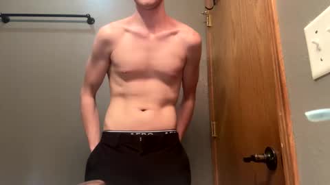 Snapshot of bigskinnyboyshh chatting on December 31, 2024, 5:22 am bigskinnyboyshh online show from December 31, 2024, 5:22 am