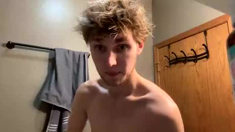 Snapshot of bigskinnyboyshh chatting on January 14, 2025, 5:45 pm bigskinnyboyshh online show from January 14, 2025, 5:45 pm