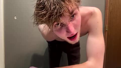 Snapshot of bigskinnyboyshh chatting on January 28, 2025, 1:16 pm bigskinnyboyshh online show from January 28, 2025, 1:16 pm