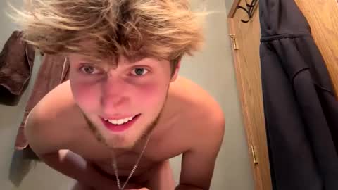 Snapshot of bigskinnyboyshh chatting on September 23, 2025, 1:08 am bigskinnyboyshh online show from September 23, 2025, 1:08 am