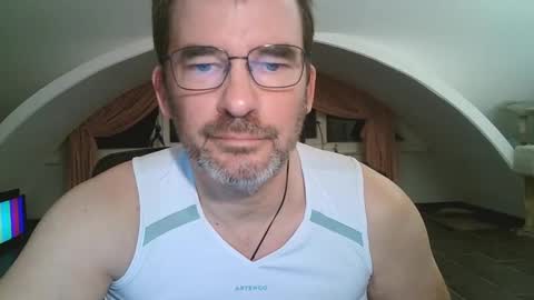 bikertom1988 online show from December 7, 2024, 9:44 pm