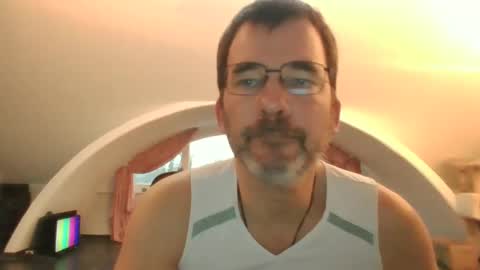 bikertom1988 online show from December 14, 2024, 2:31 pm